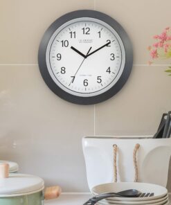 La Crosse Technology WT-3129B 12 Inch Atomic Analog Wall Clock, Pack of 1, Black 23 81EevrsYiL
