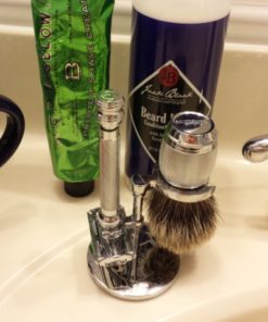 Parker Safety Razor, 99R Chrome Long Handle Heavyweight Butterfly Open Double Edge Safety Razor for Men, 5 Parker Premium Platinum Double Edge Razor Blades Included 62 81GMFbCFmsL