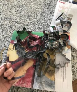 StarPack Metal Christmas Cookie Cutters Set (18pcs) - Favorite Christmas Cookie Cutter Shapes like Gingerbread Man, Star, Snowflake & other Classic Cookie Cutters Shapes - A Family Cookie Cutter Set 29 81H91IjIRAL