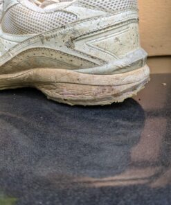 Sof Sole Shoe Goo Repair Adhesive for Fixing Worn Shoes or Boots, Clear, 3.7-Ounce Tube 1-Pack 51 81HYfgRvQgL