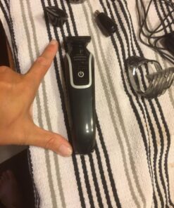 Philips Norelco Multigroom 3100 with 5 attachments and skin-friendly blades, QG3330/49 53 81Hmo LlepL