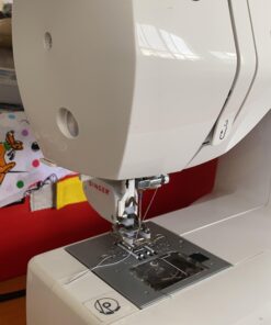 SINGER | Even Feed / Walking Presser Foot - Fork, Perfect for Matching Stripes & Plaids, Quilting & Sewing with Pile Fabrics - Sewing Made Easy Old Version 31 81HoVvkLML