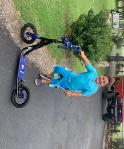 Mongoose Expo Youth Kick Scooter, Suggested for Riders with Ages 6 to 9 Years Old, Max. Weight of 175 lbs., Front and Rear Caliper Brakes, Rear Axle Pegs, 12-Inch Inflatable Wheels Black/Blue 39 81HqhUwJRAL