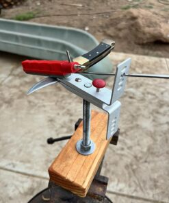 Lansky Standard Knife Sharpening System: 3-Stone Ceramic Knife Sharpener Kit with Honing Oil - LKC03 36 81IY5s6EEYL