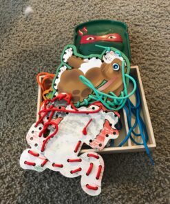 Melissa & Doug Lace and Trace Activity Set: Pets - 5 Wooden Panels and 5 Matching Laces - Lacing Toys For Toddlers, Fine Motor Skills Threading Cards For Preschoolers And Kids Ages 3+ 43 81KsUkzAIKL