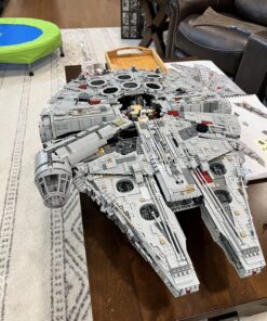 LEGO Star Wars Ultimate Millennium Falcon 75192 - Expert Building Set and Starship Model Kit, Movie Collectible, Featuring Classic Figures and Han Solo's Iconic Ship, Best Gift for Adults 76 81L amIXjwL