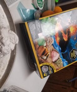 NATIONAL GEOGRAPHIC Earth Science Kit - Over 15 Science Experiments for Kids, Crystal Growing Kit, Volcano Science Kit, Dig Kits & Gemstones, STEM Project Toy for Boys and Girls (Amazon Exclusive) 36 81LPYOcn bL