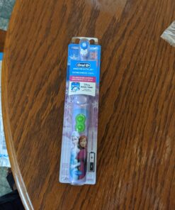 Oral-B Kids Battery Power Electric Toothbrush Featuring Disney's Frozen for Children and Toddlers age 3+, Soft (Characters May Vary) Multi 1 Count (Pack of 1) 45 81MHGPP7HBL