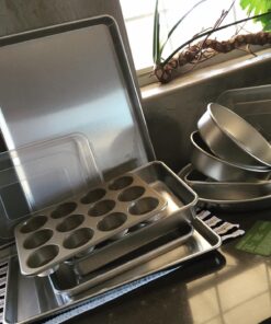 Nordic Ware Natural Aluminum Commercial Round Layer Cake Pan Baking Essentials, 9", Silver 9-Inch Round 22 81MKEimFhxL