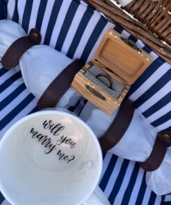 Wicker Picnic Basket for 2 with Waterproof Picnic Blanket, Picnic Set for 2 with Sand-Proof Beach Mat,Willow Hamper Service Gift Set for Camping and Outdoor Party Best Gift 15.4" For 2 55 81MTIx25cnL