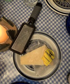 Microplane Colossal Foot File Scraper - The Original Stainless Steel Foot Rasp, Dead Skin/Callus Remover for Feet, Gentle Foot Scrubber, Pedicure Tools for Salon-Quality Foot Care, Black 82 81NFfKDEsL