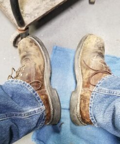 Obenauf's Leather Oil - Leather Conditioner - Restore and Protect Leather Boots, Jackets, Purses as Well as Car Leather, Leather Furniture and Much More - Made in The USA (8oz with Applicator) 8 Fluid-oz 22 81NkbmHCmmL