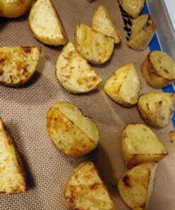 Kitzini Silicone Baking Mat Set. Non-Stick Silicone Mats for Baking. BPA Free Baking Sheets. Professional Grade Silicon Baking Sheet. INCL. 2 Half Sheets & 1 Quarter Silicone Baking Mats 2 Half & 1 Quarter Baking Sheets 35 81OsZzvdaaL