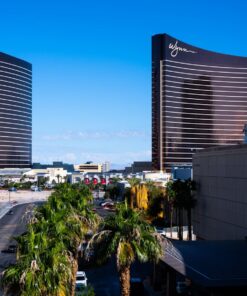 Nikon Z7 FX-Format Mirrorless Camera Body w/ NIKKOR Z 24-70mm f/4 S w/ 24-70mm Base 34 81P3Wz7vB4L