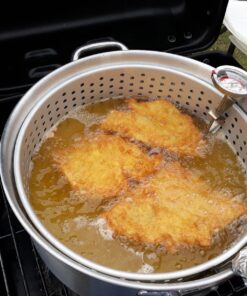 Bayou Classic 1201 10-qt Aluminum Fry Pot Features Perforated Aluminum Basket Heavy Duty Riveted Handles Perfect For Deep Frying French Fries Hush Puppies Fish & Chicken 54 81PTBU8SZdL