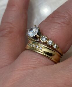 Complete Jewelry Cleaning Kit Polishing w/Cloth, Brush and Jewelry Cleaner Solution for all Jewelry. Gold, Silver, Diamond Ring Cleaner, Earring, Fine & Fashion Cleaning Made in the USA Gentle Jewelry Kit 60 81RekWDP6PL