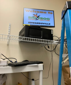 eSynic HDMI Splitter 4K HDMI Splitter 1 in 2 Out HDMI Splitters Box Power HDMI Splitter for Dual Monitors Hdcp Bypass HDMI Splitter Supports Full HD 1080P 4K @ 30Hz for PS4 Fire Stick HDTV etc Style-B 21 81S1K82Tb2L