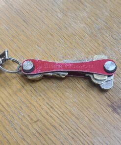 KeySmart Key Holder for Keychain Key Ring - Compact Key Organizer Key Chain Key Case, Minimalist Pocket-Sized EDC Keychain, Loop Piece for Car Fobs, Expandable (up to 14 Keys, Red) 31 81S8lWjTtPL