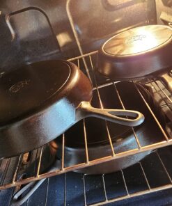 Lodge Cast Iron Skillet with Red Silicone Hot Handle Holder, 12-inch 60 81SBeDqJmTL