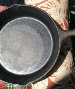 Crisbee Puck® Cast Iron and Carbon Steel Seasoning - Family Made in USA - The Cast Iron Seasoning Oil & Conditioner Preferred by Experts - Maintain a Cleaner Non-Stick Skillet 40 81SKgixhCAL 1