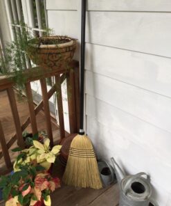 O-Cedar Heavy Duty Corn Broom | Commercial-Grade Indoor and Outdoor Broom to Sweep & Clean Hard Floors| Sturdy Wooden Handle for Strength & Durability, Yellow, Black, 1 Count 1 Count (Pack of 1) 22 81SONVq5czL