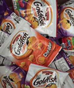 Goldfish Crackers Big Smiles Variety Pack with Cheddar, Colors, and Pretzels, Snack Packs, 30 Ct 44 81SozVyoylL