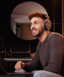 beyerdynamic DT 990 Pro 250 ohm Over-Ear Studio Headphones For Mixing, Mastering, and Editing Gray 37 81Ss9KeiSRL