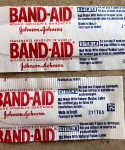 Band-Aid Brand Adhesive Bandages for Minor Cuts & Scrapes, Wound Care Featuring Disney Princess Characters, Fun Bandages for Kids and Toddlers, Assorted Sizes, 20 Count 50 81TBwVulBEL