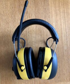 3M WorkTunes Hearing Protector with AM/FM Radio, NRR 24 dB,Black/Yellow 31 81TeAybT15L