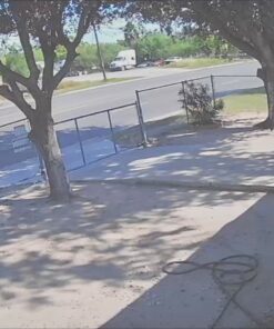 ANNKE 1080p Security Camera 4-in-1 CCTV Bullet Wired Cam, AHD/TVI/CVI/CVBS, Analog Surveillance Video Add–On Camera for Indoor/Outdoor Use, 100ft Clear Night Vision (Power Adapter Not Included) - E200 Black 63 81UdvgSx48L