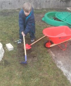 True Temper Poly KPWB10 Kids Wheelbarrow, 1.25-Cubic Foot Capacity 21 81V0Pu0VCYL