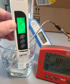 Professional TDS ppm Conductivity Meter - Quick and Easy EC TDS and Temperature Test Pen | 0-9999 ppm with ± 2% Accuracy | Perfect 3-in-1 Tester For Ro Water Aquarium Hydroponics Coffee Pool etc. White 33 81VcVWyYXgL