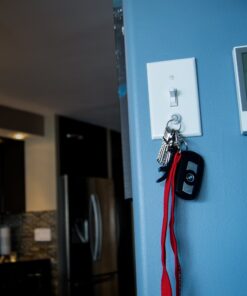 KeySmart KeyCatch - A Modern Magnetic Key Rack - Easy Installation Key Holder - Screws Into Lightswitch Panel - Strong Magnet (6-Pack) 30 81VdFG2epQL