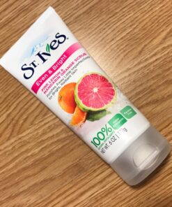 St. Ives Radiant Skin Face Scrub For Dull Skin Pink Lemon and Mandarin Orange Dermatologist-Tested Face Wash Scrub With 100 percent Natural Exfoliants 6 oz Pink Lemon & Mandarin Orange 6 Ounce (Pack of 1) 43 81Vti6vraYL