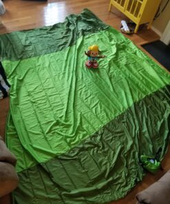 WEKAPO Beach Blanket Sandproof, Extra Large Beach Mat, Big & Compact Sand Free Mat Quick Drying, Lightweight & Durable with 6 Stakes & 4 Corner Pockets Green 9x10 FT (1~8 person) 22 81VulkMQ9xL