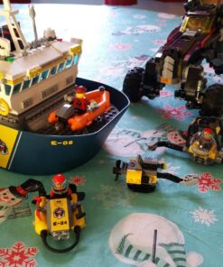 LEGO City Deep Sea Explorers 60095 Exploration Vessel Building Kit 33 81W9PaQINkL 1