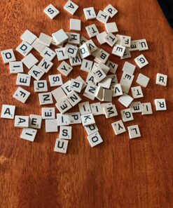 Hasbro Gaming Scrabble Deluxe Edition (Amazon Exclusive) 47 81WKRg8BivL