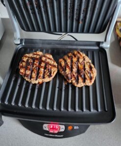 Hamilton Beach Steak Lover's Electric Indoor Searing Grill, Nonstick 100 Square, Stainless Steel (25331), Black and Stainless, Medium Serving 38 81WyPy1sZAL