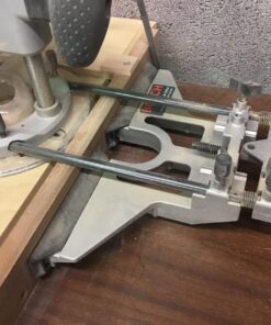 BOSCH RA1054 Deluxe Router Edge Guide with Dust Extraction Hood & Vacuum Hose Adapter 64 81ZPNccVxcL