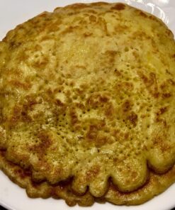 Lodge 10 Inch Cast Iron Chef Skillet. Pre-Seasoned Cast Iron Pan with Sloped Edges for Sautes and Stir Fry. 10" 44 81ZUYjpSiCL