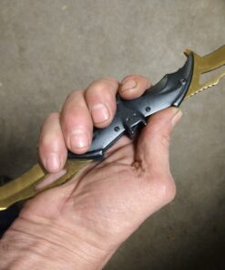 Blade New Dark Knight Spring Assisted Dual Batman Tactical Folding iCareYou Knife Gold New 9 81cVU2WKTNL