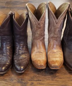 Leather Milk Leather Restoration Kit. Leather Cleaner, Conditioner, and Water Protector - No. 1-3 Leather Care Kit - All Natural, Non-Toxic. 2 Sizes. Made in The USA. Includes 3 Restoration Pads! 6 oz 38 81d3RrikcGL