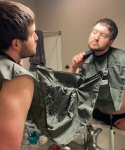 Beard King Beard Bib Apron - Christmas Gifts & Stocking Stuffers for Dad - As Seen on Shark Tank - Men's Hair Catcher for Shaving - Grooming Accessories - Packing Pouch, Black 51 81dCl1ZpYEL