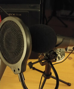 Samson Technologies Q2U USB/XLR Dynamic Microphone Recording and Podcasting Pack (Includes Mic Clip, Desktop Stand, Windscreen and Cables), silver Q2U Gray 24 81dUR s1fFL