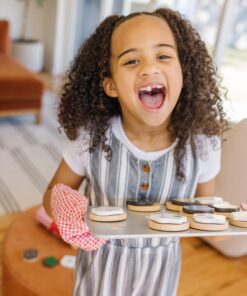 Melissa & Doug Slice and Bake Wooden Cookie Play Food Set - Pretend Cookies And Baking Sheet, Wooden Play Food Set, Toy Baking Set For Kids Ages 3+ 21 81e XEwQ4RL