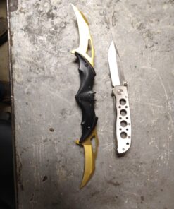 Blade New Dark Knight Spring Assisted Dual Batman Tactical Folding iCareYou Knife Gold New 10 81fYn2YnAaL