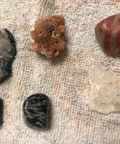 NATIONAL GEOGRAPHIC Mega Gemstone Dig Kit – Dig Up 15 Real Gemstones and Crystals, Science/Mining Kit for Kids, Gift for Girls and Boys, Rock Collection (Amazon Exclusive) 42 81h2zeD24aL