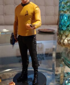 McFarlane Toys Star Trek Captain James T. Kirk Collectible Action Figure 42 81hutz49mVL