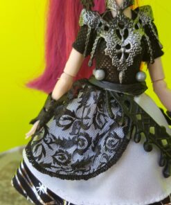 Mattel DHF97 - Ever After High Toy - Dragon Games - Teenage Evil Queen Deluxe Special Edition Doll 44 81iL63dpQzL
