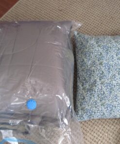 Spacesaver Vacuum Storage Bags (Jumbo 2 Pack) Save 80% on Clothes Storage Space - Vacuum Sealer Bags for Comforters, Blankets, Bedding, Clothing - Compression Seal for Closet Storage. Pump for Travel. Jumbo 40 81iwmHL9DL